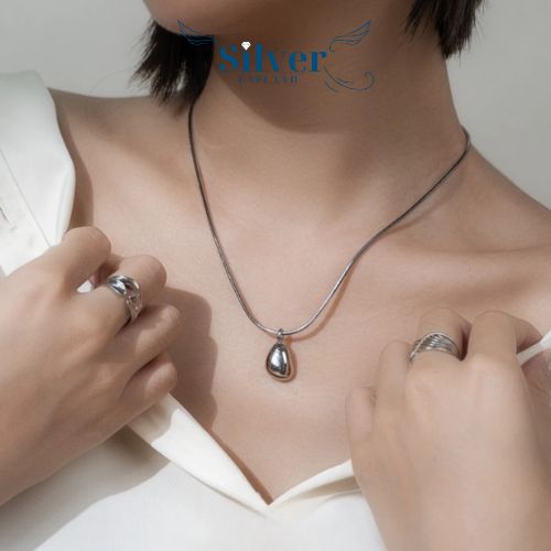 Dây chuyền bạc thanh mảnh – Chạm đến nét đẹp tinh tế của nàng